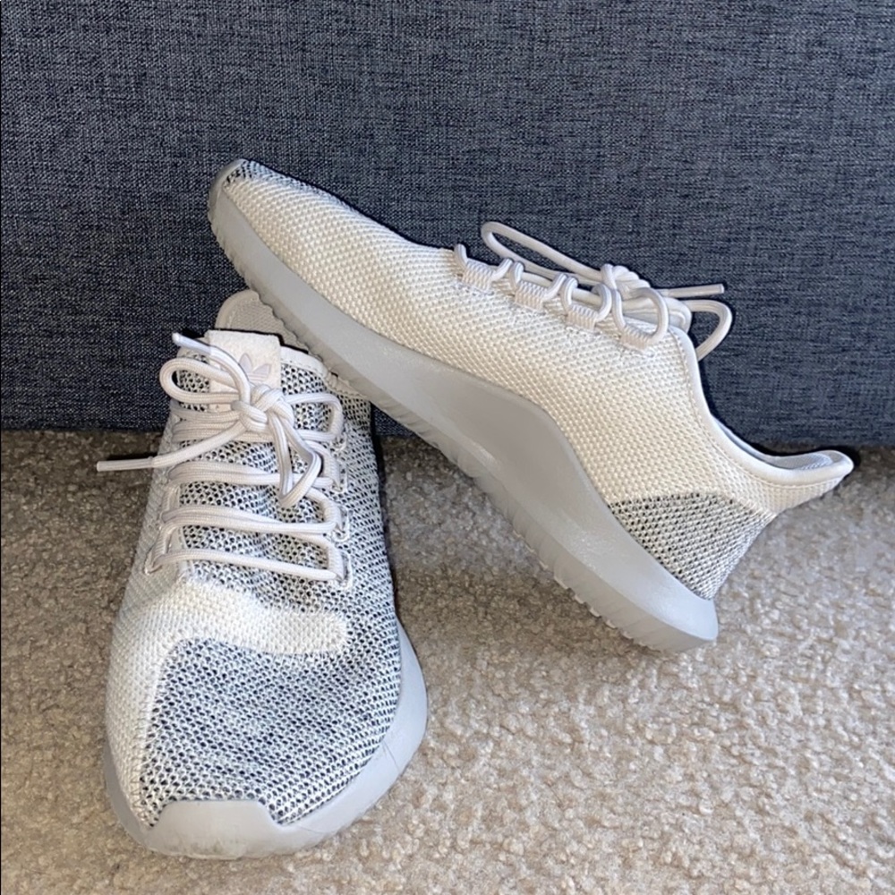 ADIDAS TUBULAR MENS SIZE 5